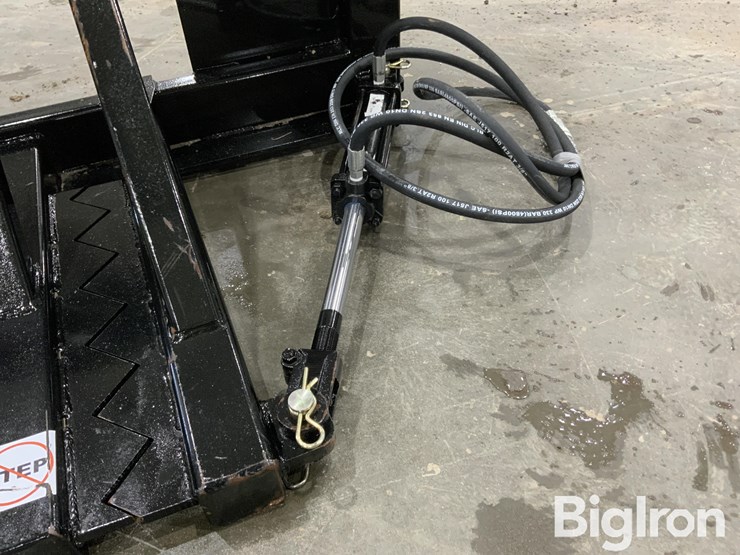 2025-industrial-america-easy-man-skid-steer-tree/post-puller-image-14