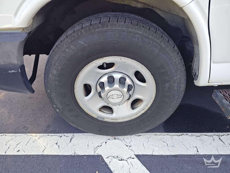 2015-chevrolet-express-2500-image-45