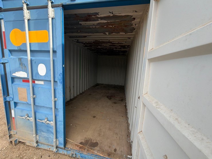 2011-shipping-container-image-6