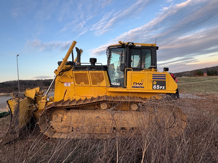 komatsu-d65px-image-9