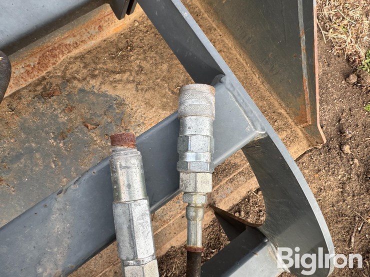 skid-steer-grapple-bucket-image-15