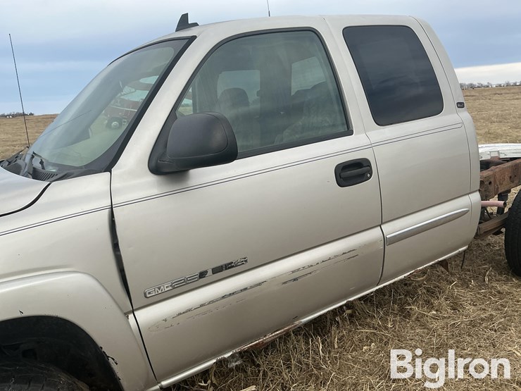 2006-gmc-sierra-2500-image-14