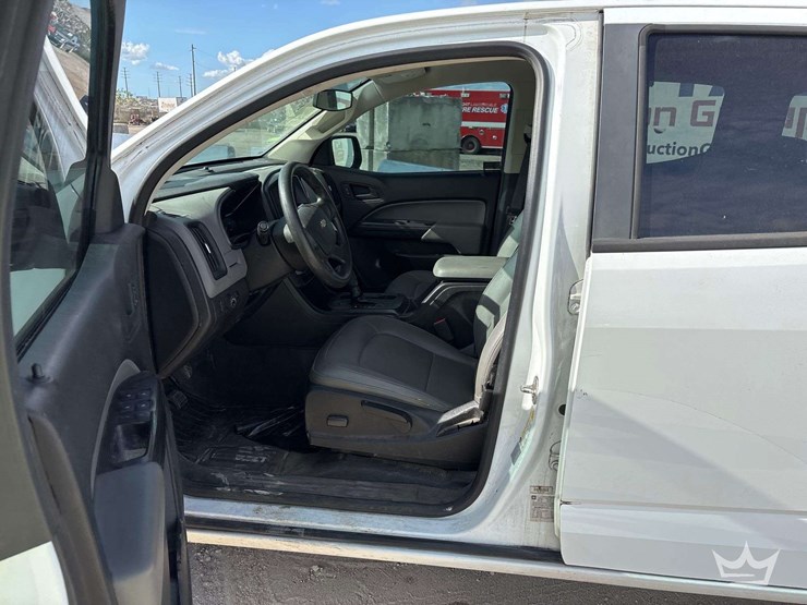 2017-chevrolet-colorado-image-13