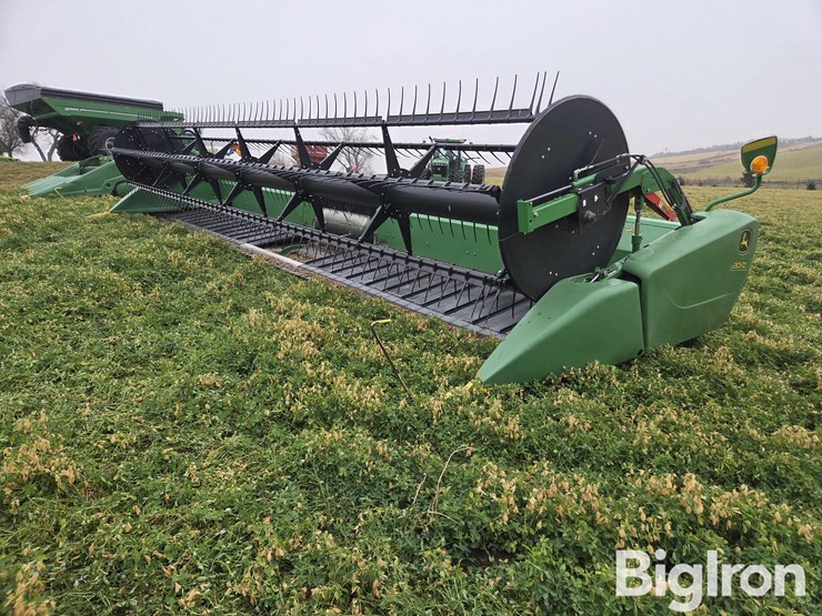 2015-john-deere-630fd-image-1