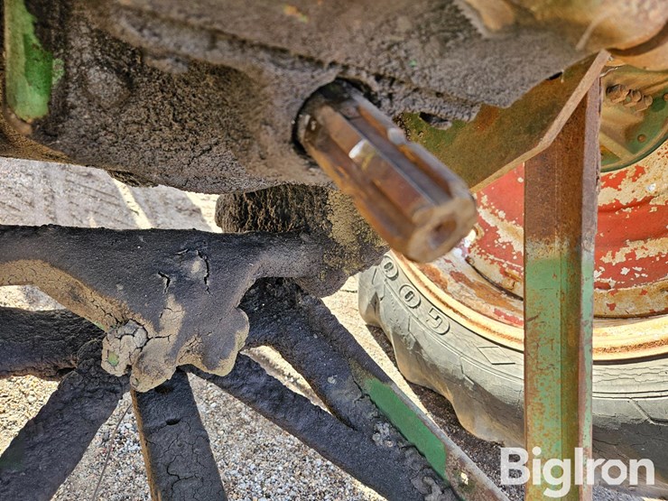 1955-oliver-super-88-image-11