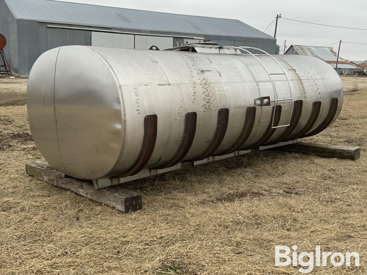 3300-gallon-horizontal-stainless-steel-fertilizer-tank-image-5