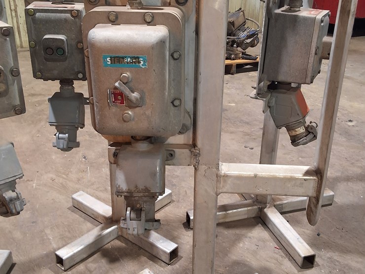 #341-•-explosion-resistant-switches-on-aluminum-stands-image-4