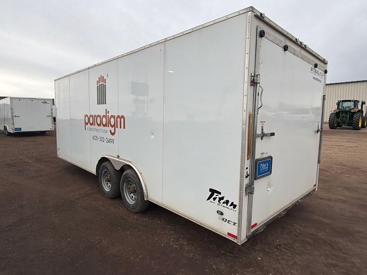 2015-stealth-enclosed-trailer-image-4