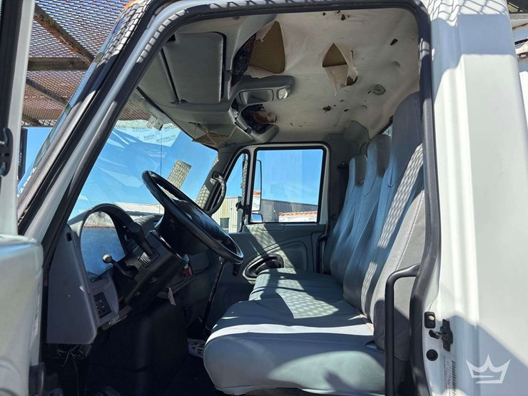 2006-international-durastar-4300-image-15