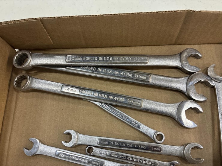 #115307-•-box-of-craftsman-metric-wrenches-image-3