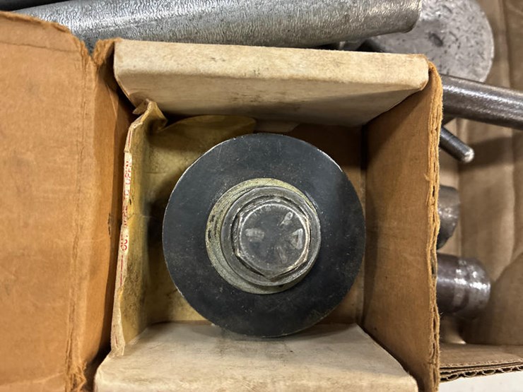 #115301-•-box-of-misc-image-6