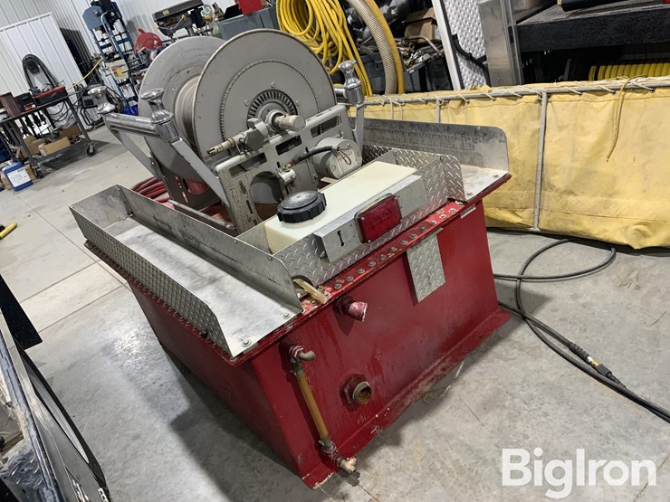 fiberglass-water-tank-w/electric-motor-image-7