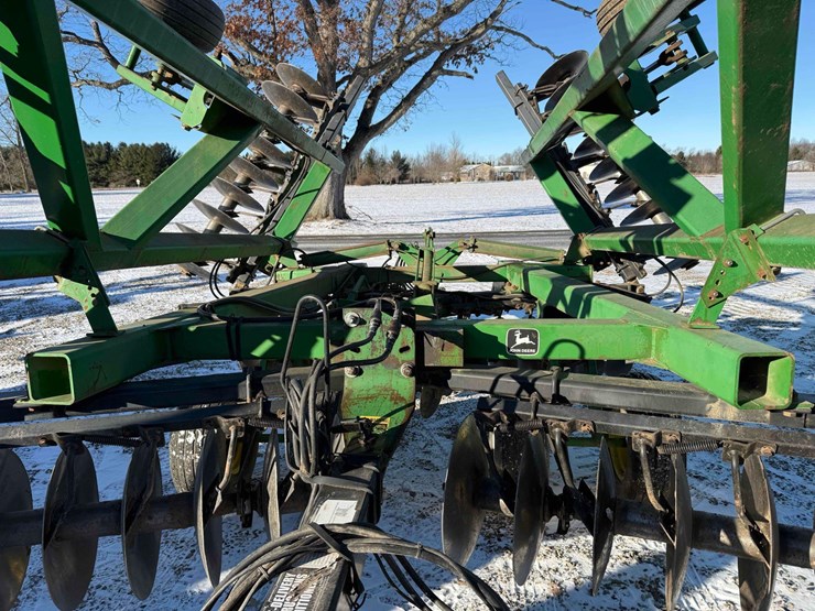 john-deere-630-image-7