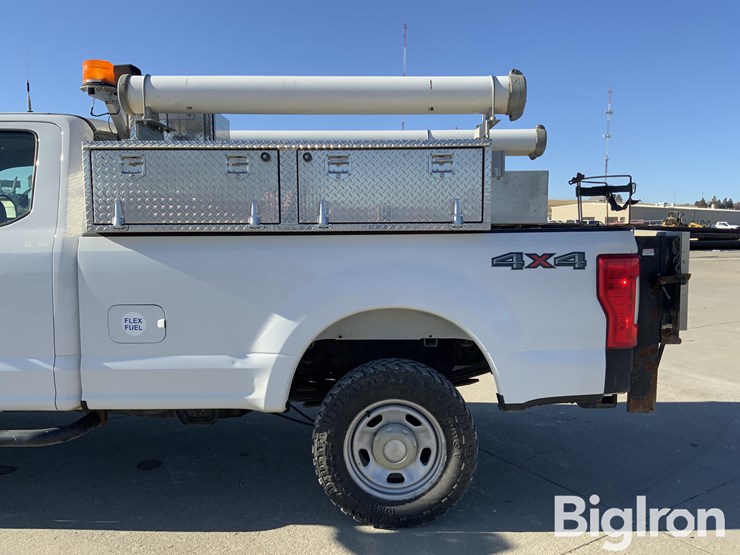 2017-ford-f350-xl-image-18