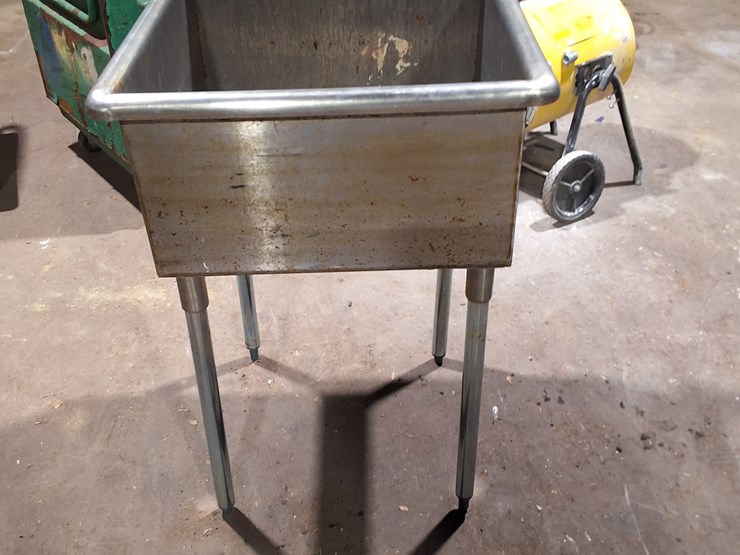 #331-•-stainless-steel-sink-image-1