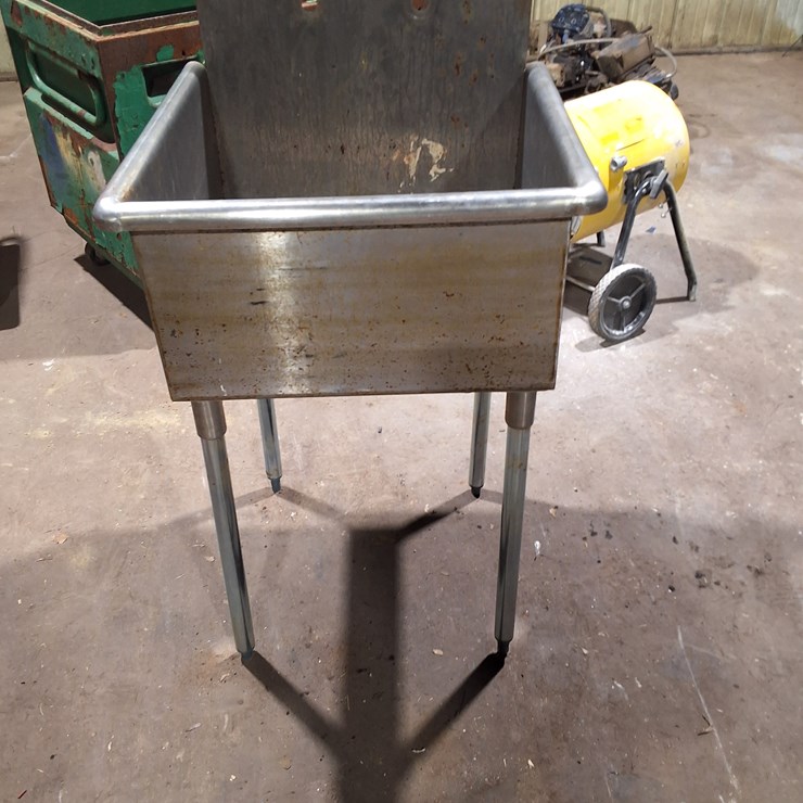#331 • STAINLESS STEEL SINK