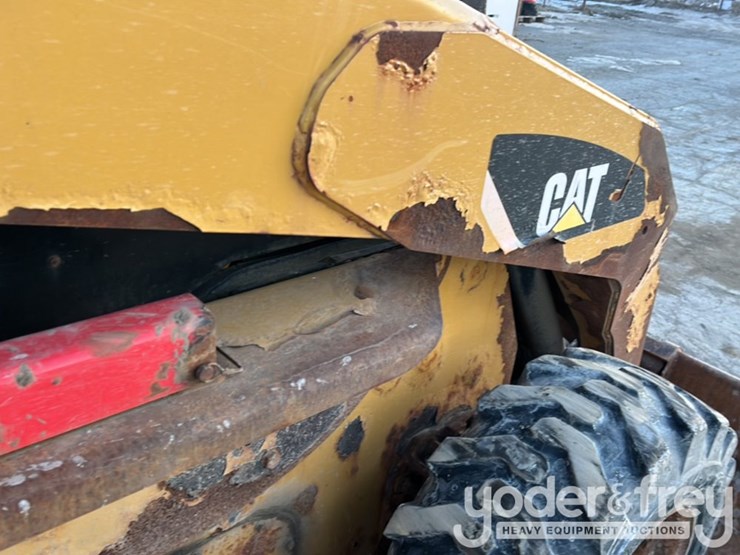 2012-caterpillar-252b3-image-22