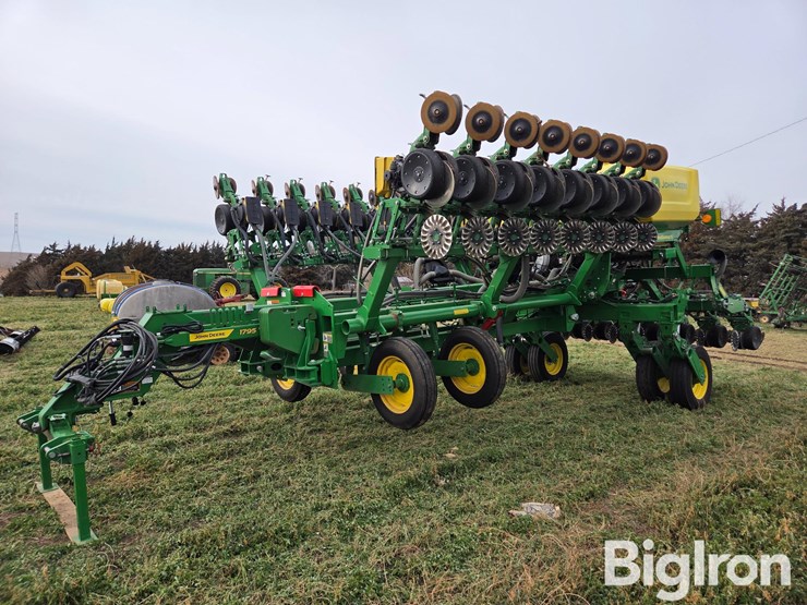 2022-john-deere-1795-image-1