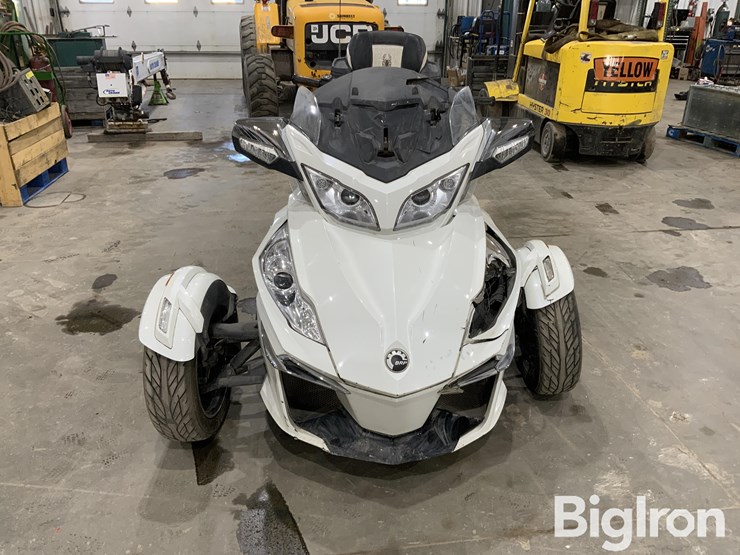 2018-can-am-spyder-rt-trike-image-2