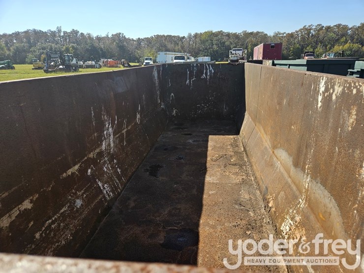 30yd-roll-off-dumpster-image-5