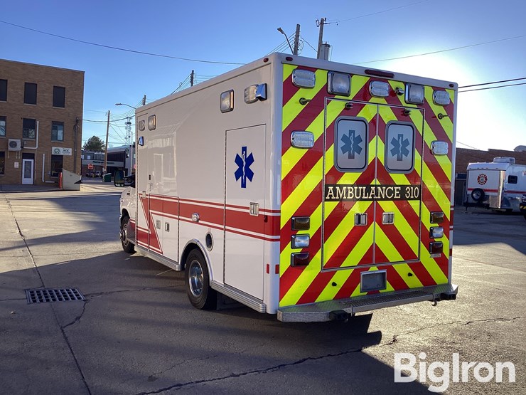 2010-ford-e450-image-5