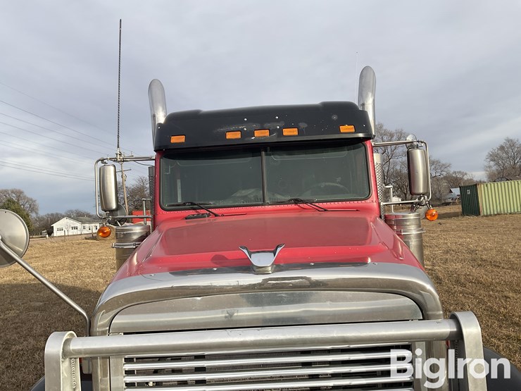 2007-freightliner-fld132-classic-xl-image-12
