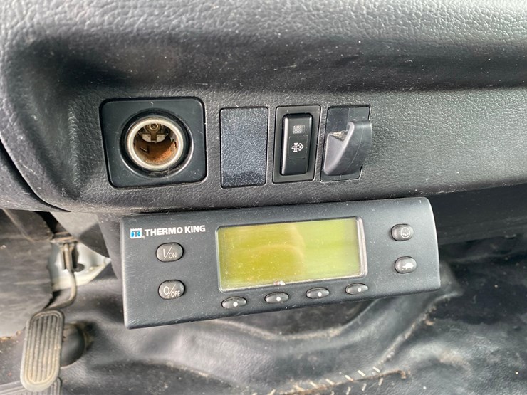 2018-hino-338-image-32