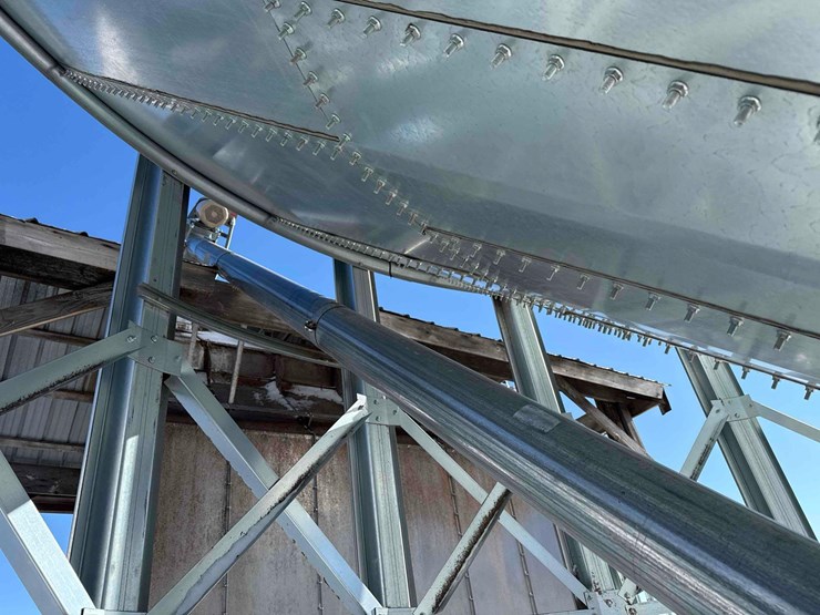 2023-sukup-v-bottom-hopper-image-5