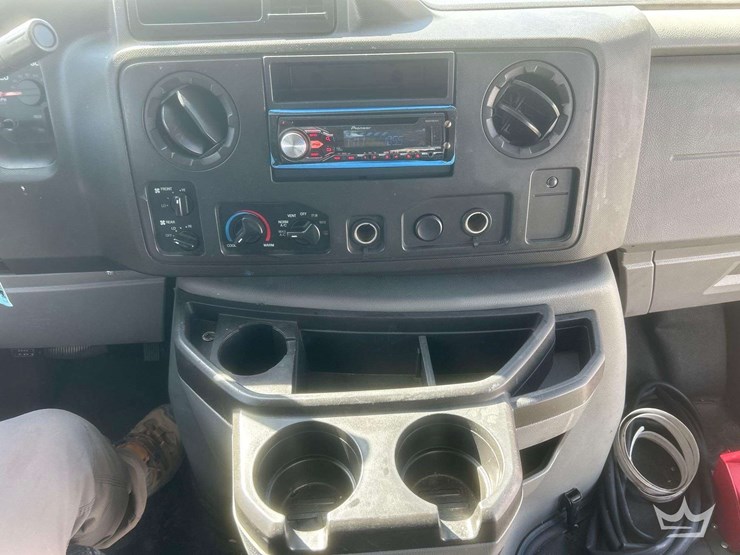 2016-ford-e350-image-12