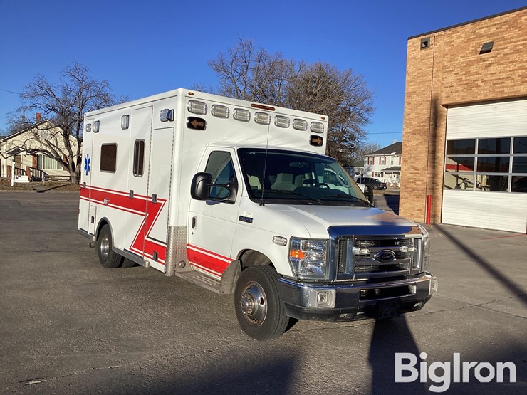 2010-ford-e450-image-1