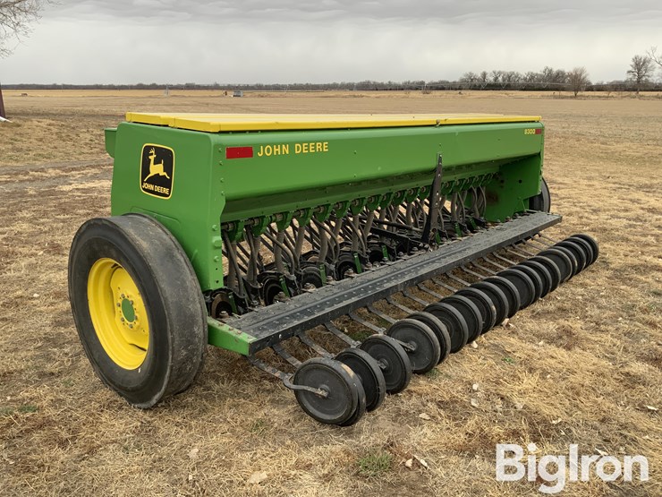 john-deere-8300-image-7