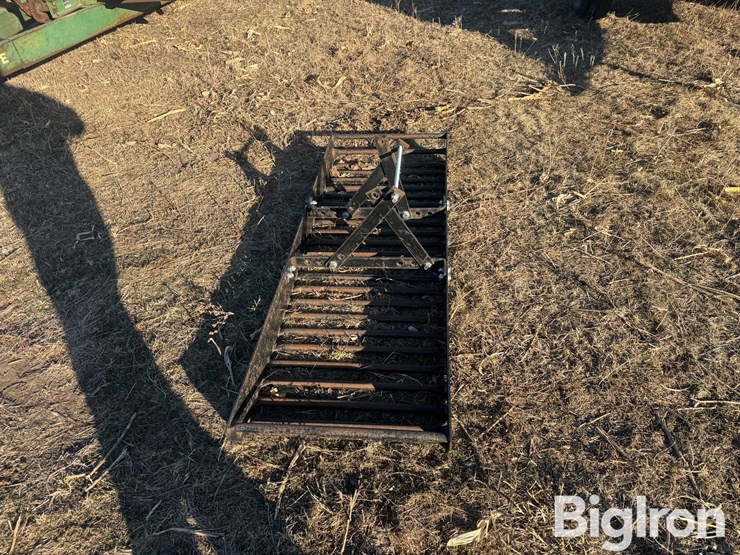 tractor-front-rock-box-image-4