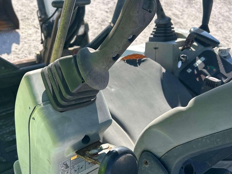 2011-bobcat-e50m-mini-excavator-image-11