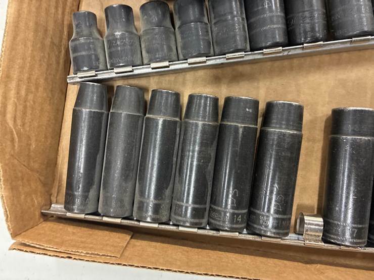 #115288-•-set-of-snap-on-metric-sockets-image-4