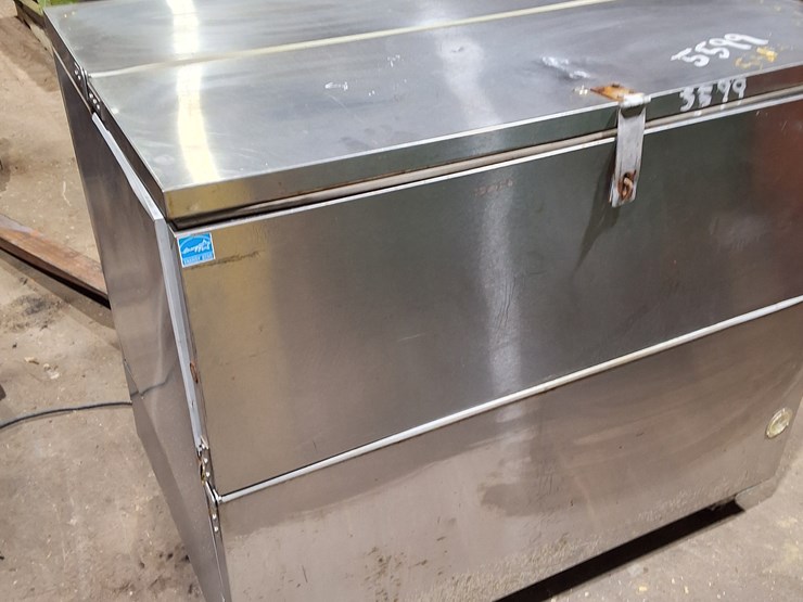 #329-•-norlake-chest-cooler-image-2