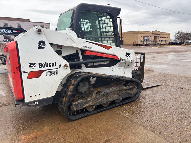 bobcat-t550-image-1