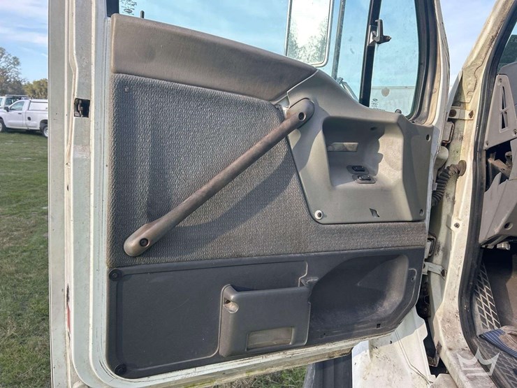 1999-sterling-l9513-image-11