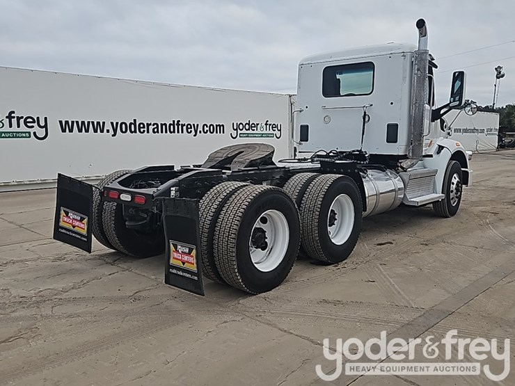 2020-peterbilt-567-image-5