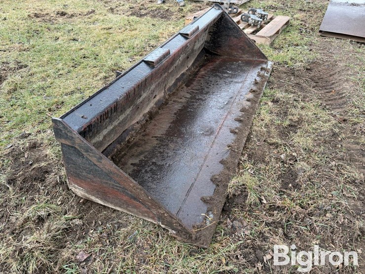 aim-83"-skid-steer-commodity-bucket-image-3