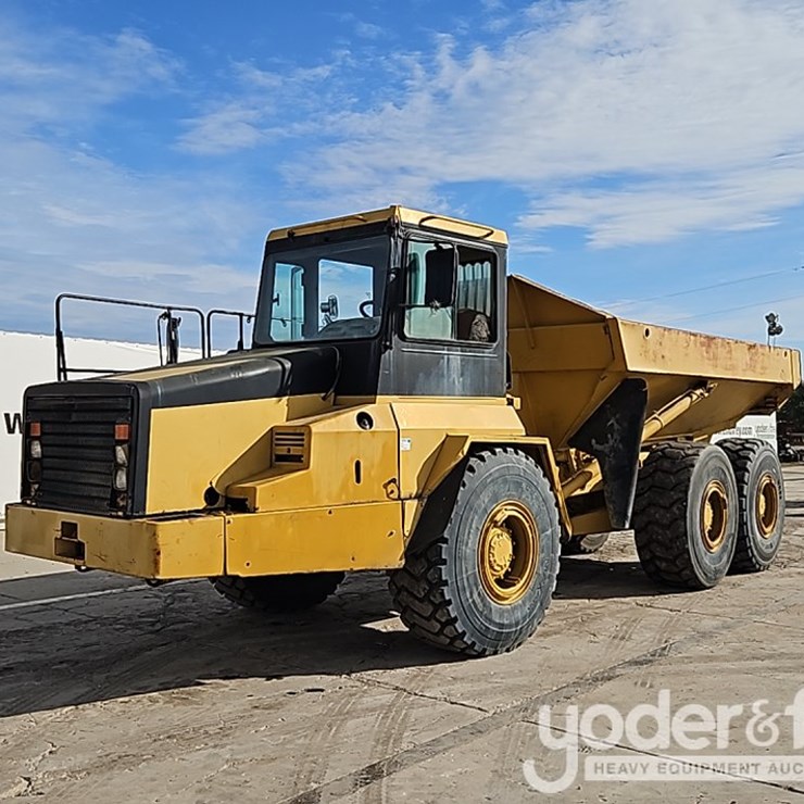 2008 CATERPILLAR D250E