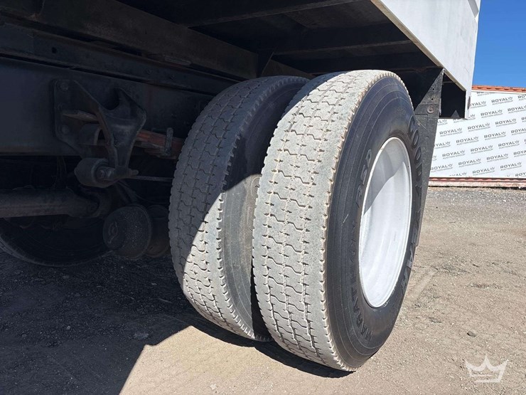 2006-international-durastar-4300-image-57