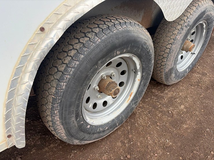 2015-stealth-enclosed-trailer-image-13