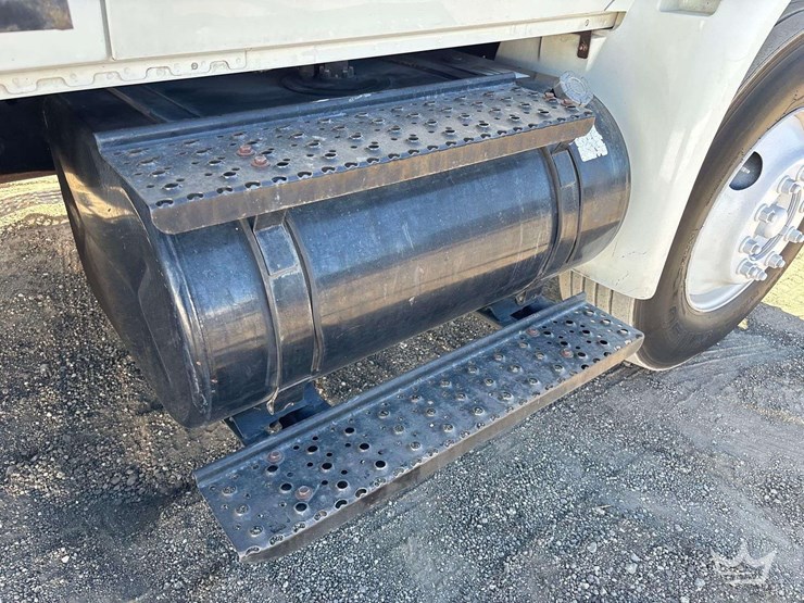 2006-international-durastar-4300-image-36