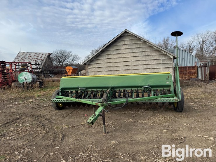 john-deere-8200-image-2