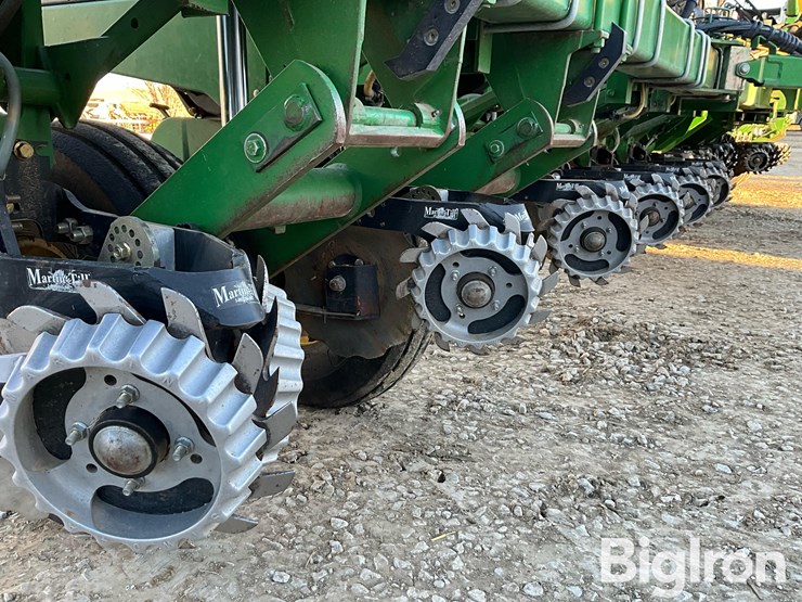 2009-john-deere-1770nt-image-16