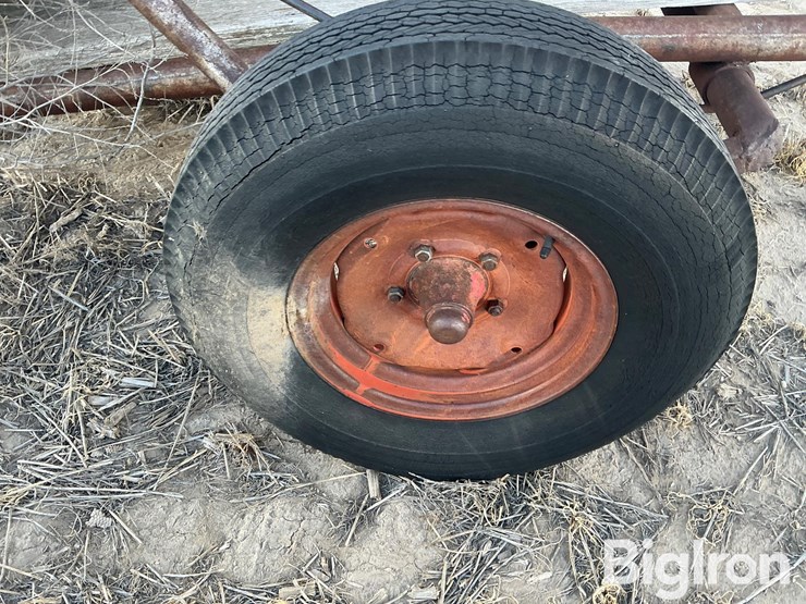 portable-squeeze-chute-image-17