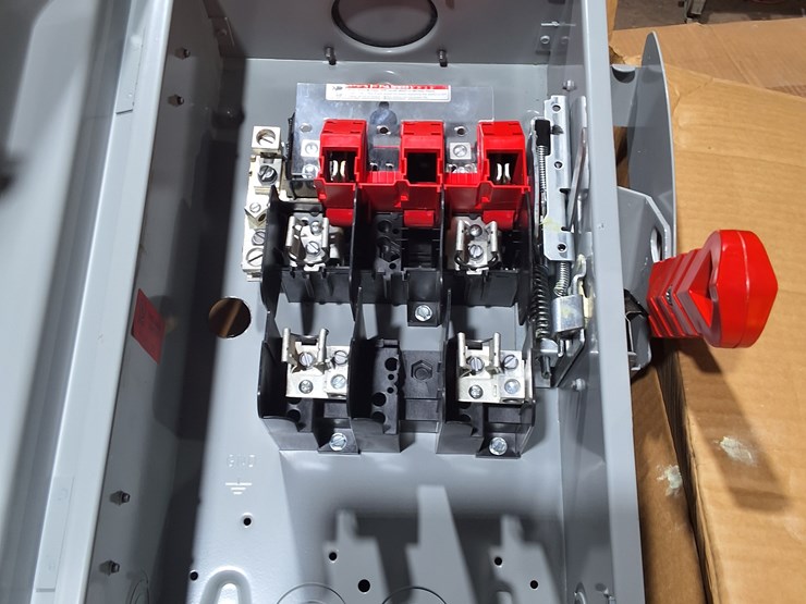 #338-•-lot-of-fused-safety-switches-image-2