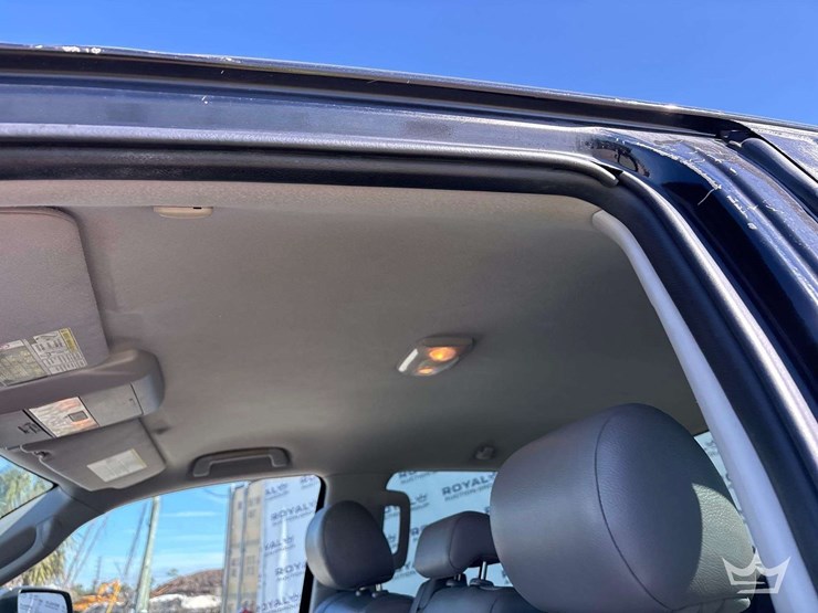 2012-toyota-tundra-sr5-image-22