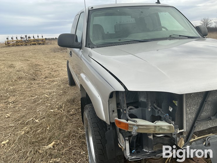 2006-gmc-sierra-2500-image-10