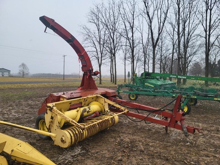 new-holland-782-image-2